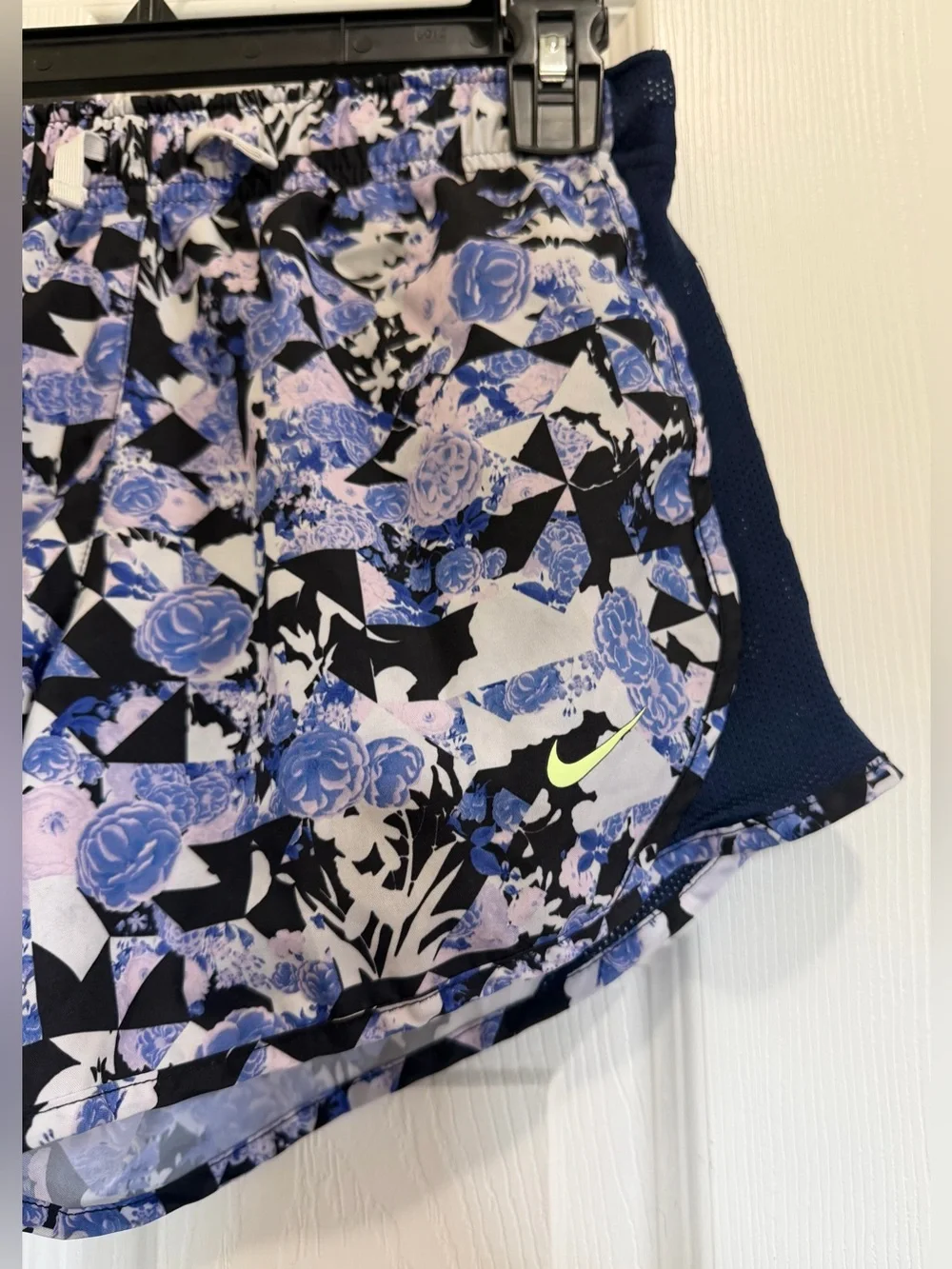 Nike Dri-FIT Tempo Girls Printed Running Shorts Size Large (14-16)